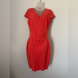 Super flattering Kenneth Cole form fitting dress size 10 👗
